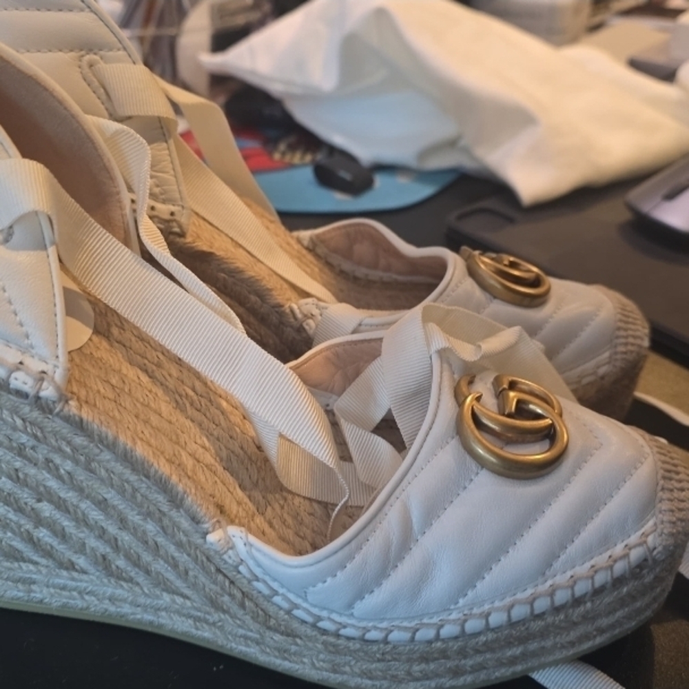GUCCI Sz 40.5 GG Marmont Sandals 573023 Espadrilles New With Dustbag No box.